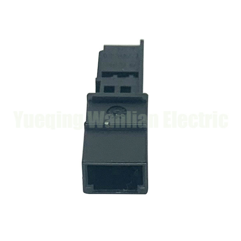 2-pins 8E0972763 AC-montage Auto-tweeter Audio-elektrische connector Auto-kabelaansluiting Auto-adapter