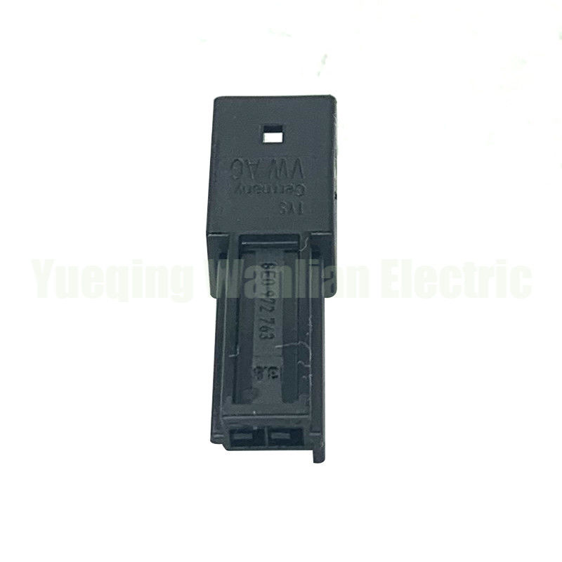 2-pins 8E0972763 AC-montage Auto-tweeter Audio-elektrische connector Auto-kabelaansluiting Auto-adapter