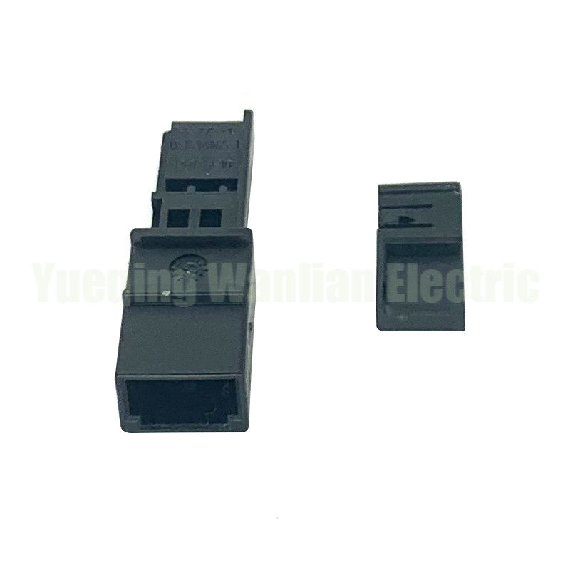 2-pins 8E0972763 AC-montage Auto-tweeter Audio-elektrische connector Auto-kabelaansluiting Auto-adapter